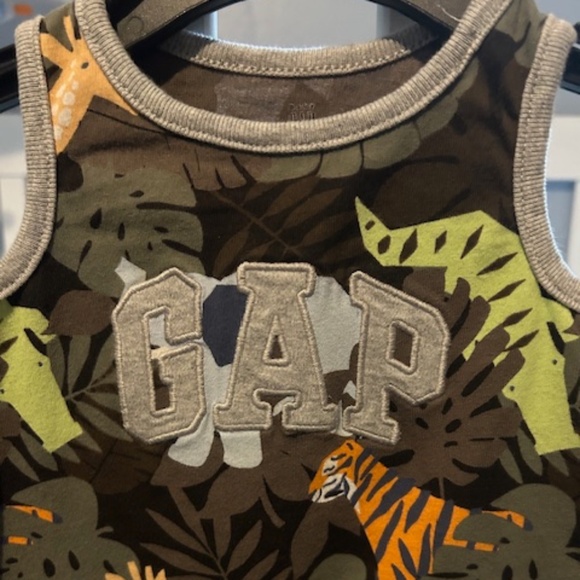 Baby Gap sleeveless romper, Safari Animal print, 3-6 months - Picture 2 of 5